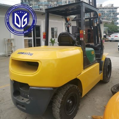 Komatsu 3 ton vorklift Maximale graafhoogte 5180 mm Maximale graafradius 5125 mm Voor het tillen van zware ladingen en operaties