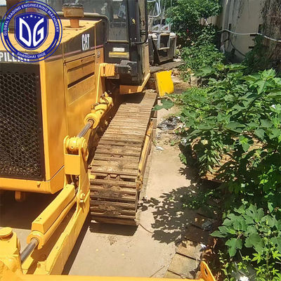 Oorspronkelijke gebruikte Caterpillar CAT D3C bulldozer en in goede staat 1 eenheid beschikbaar