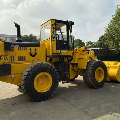 Japanse merkladder Komatsu WA320 Gebruikte ladder voor Komatsu-bouwmachines