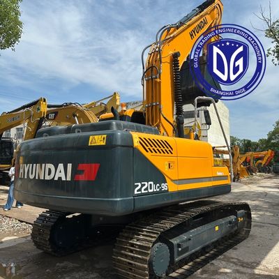 Gebruikte Hyundai 220LC-9S graafmachine. 22 ton zware apparatuur in uitstekende staat.